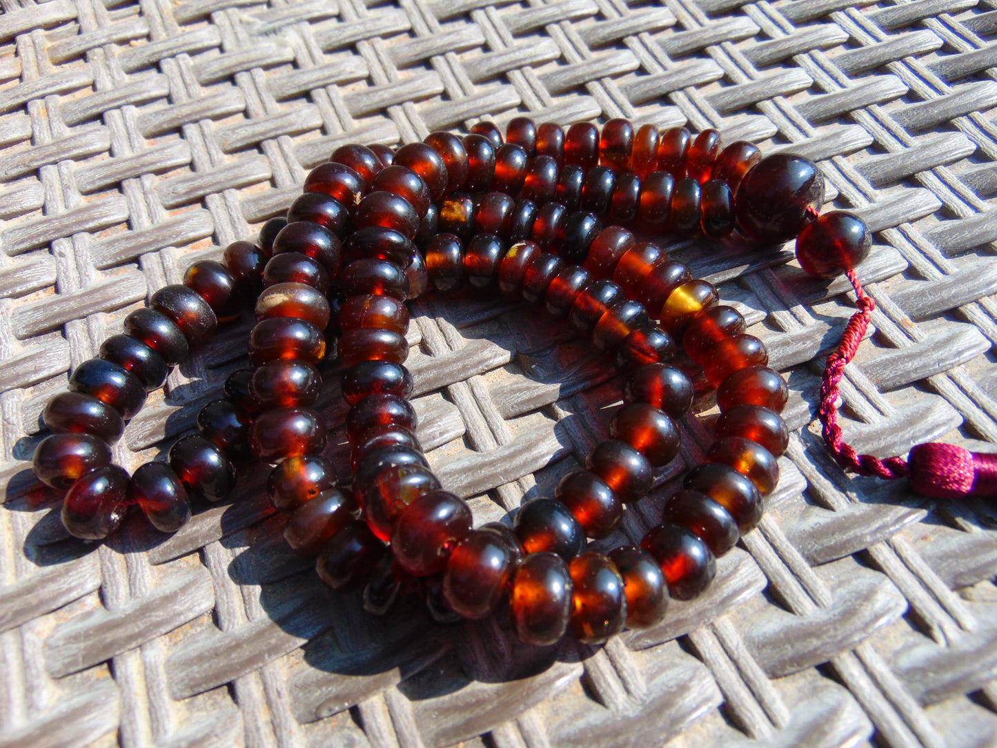 71 gram 108 Mala Buddha for Yoga and Meditation Indonesian Red Amber for Healing MR8
