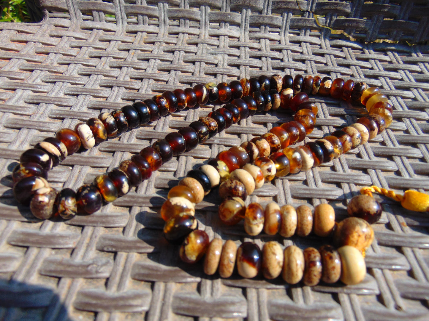 74 gram 108 Mala Buddha for Yoga and Meditation Indonesian White Amber for Healing M402