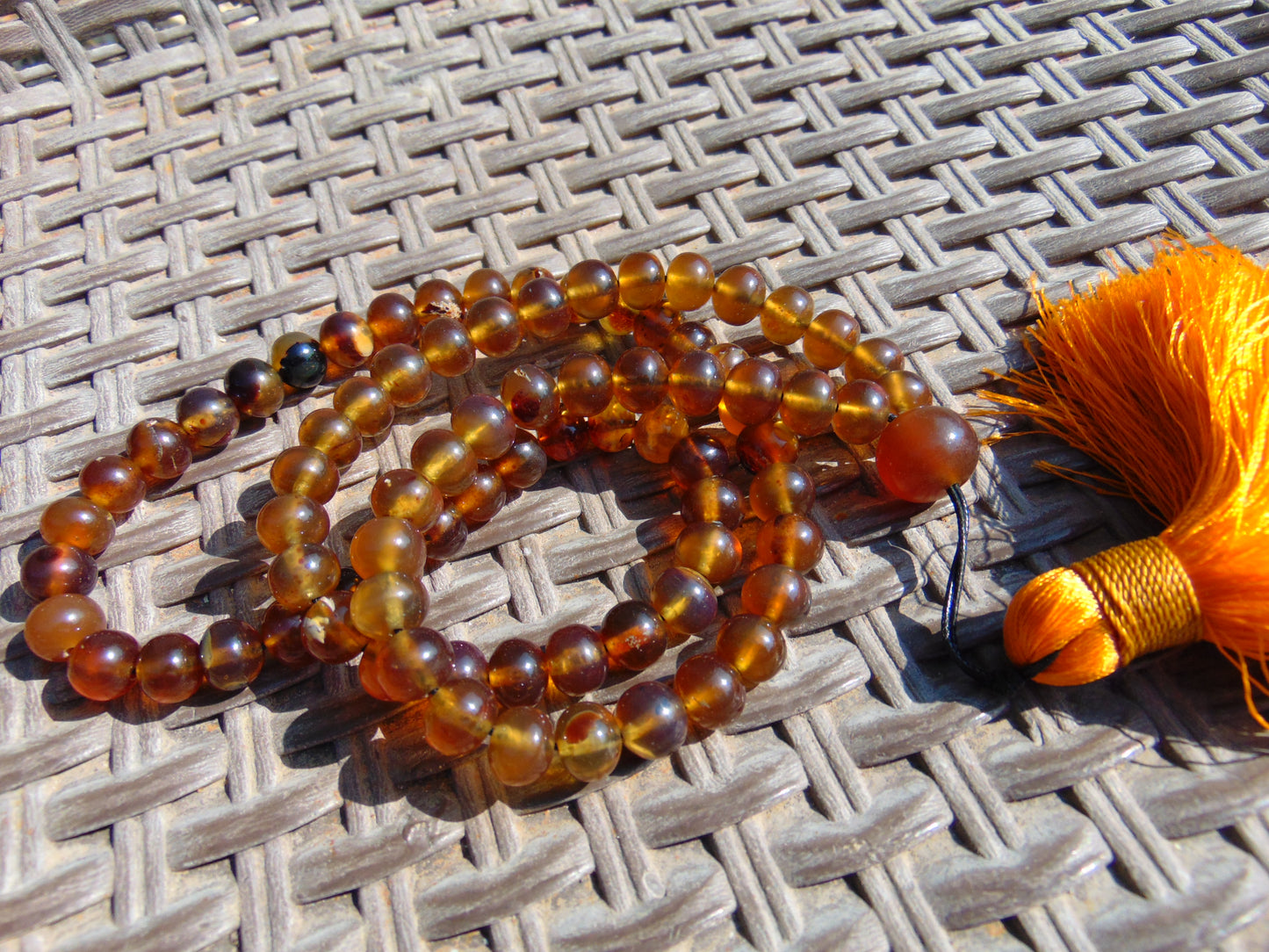 61 gram 108 Beads 9 mm Mala Buddha for Yoga and Meditation Indonesian Yellow Amber for Healing BT03