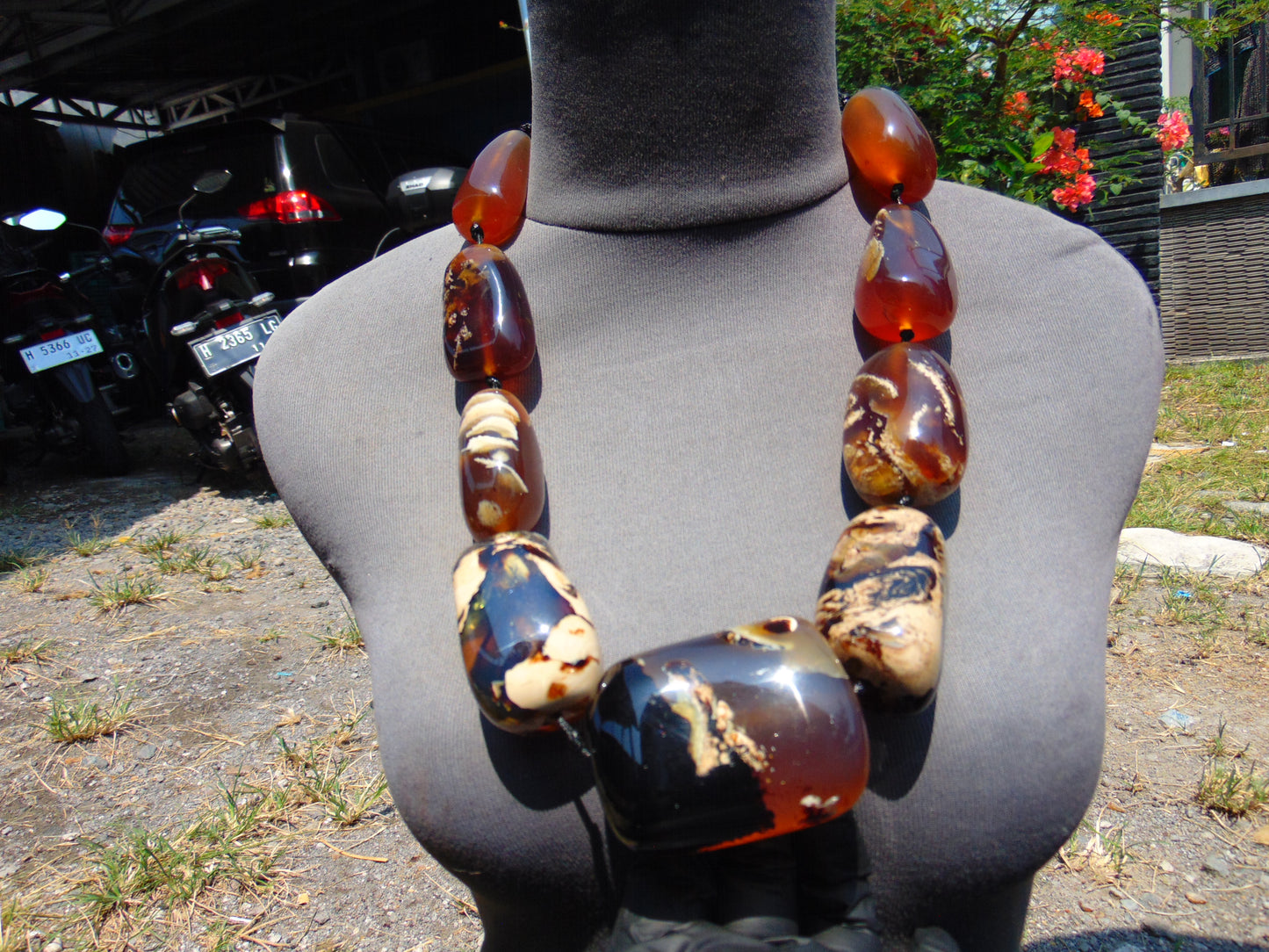 313 gr 9 beads Big Necklace Indonesian Yellow blue Amber for Healing A9K11