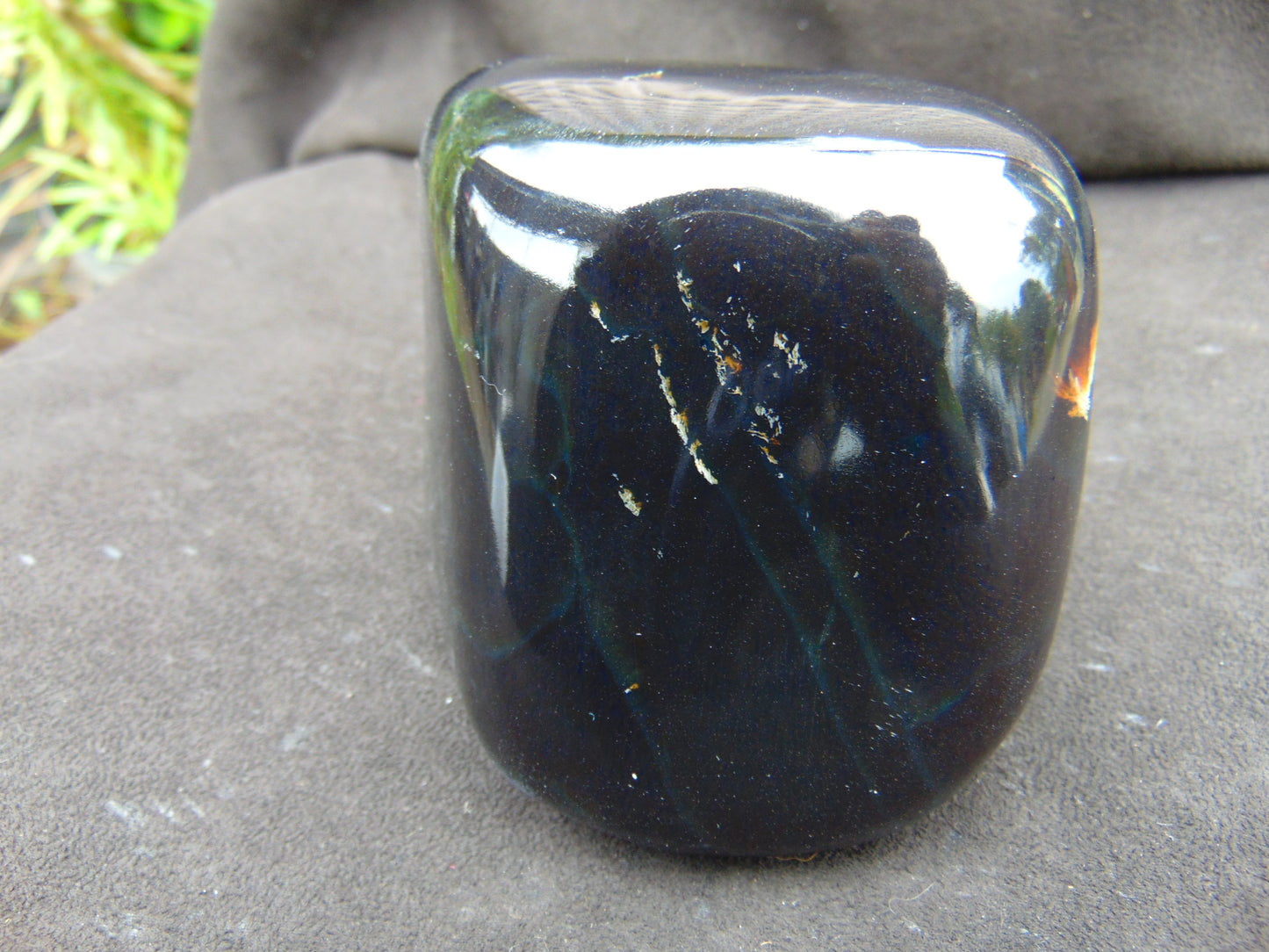 315 gram full polished 8x7x6 cm Indonesian Sumatra Dark Amber AR38