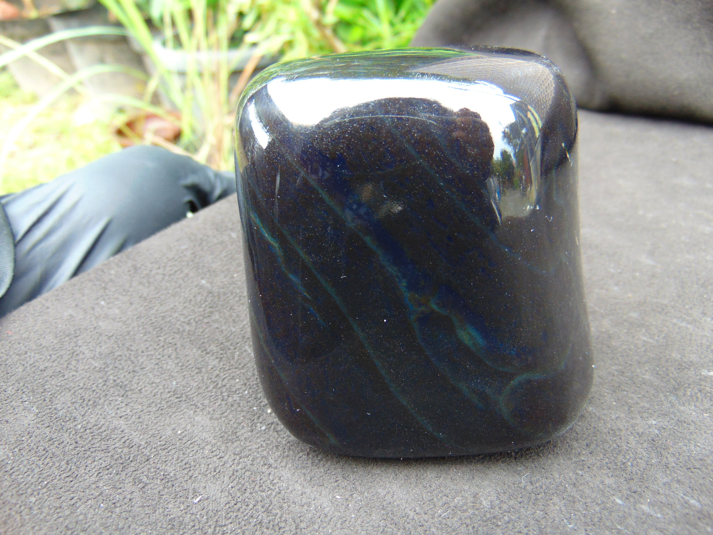 315 gram full polished 8x7x6 cm Indonesian Sumatra Dark Amber AR38