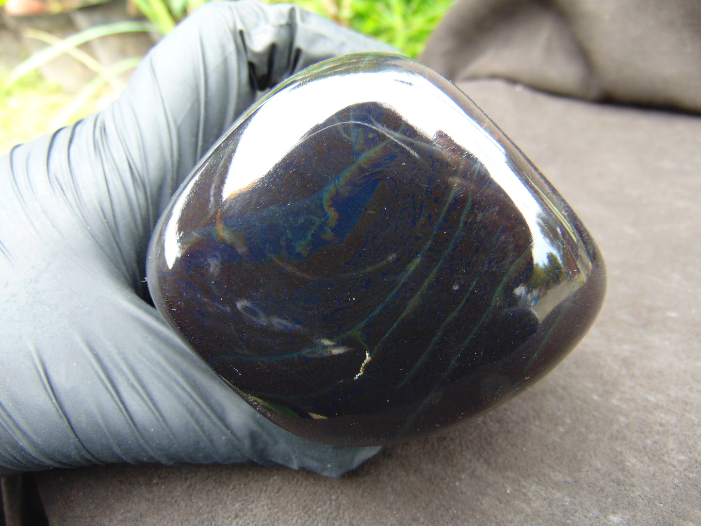 315 gram full polished 8x7x6 cm Indonesian Sumatra Dark Amber AR38