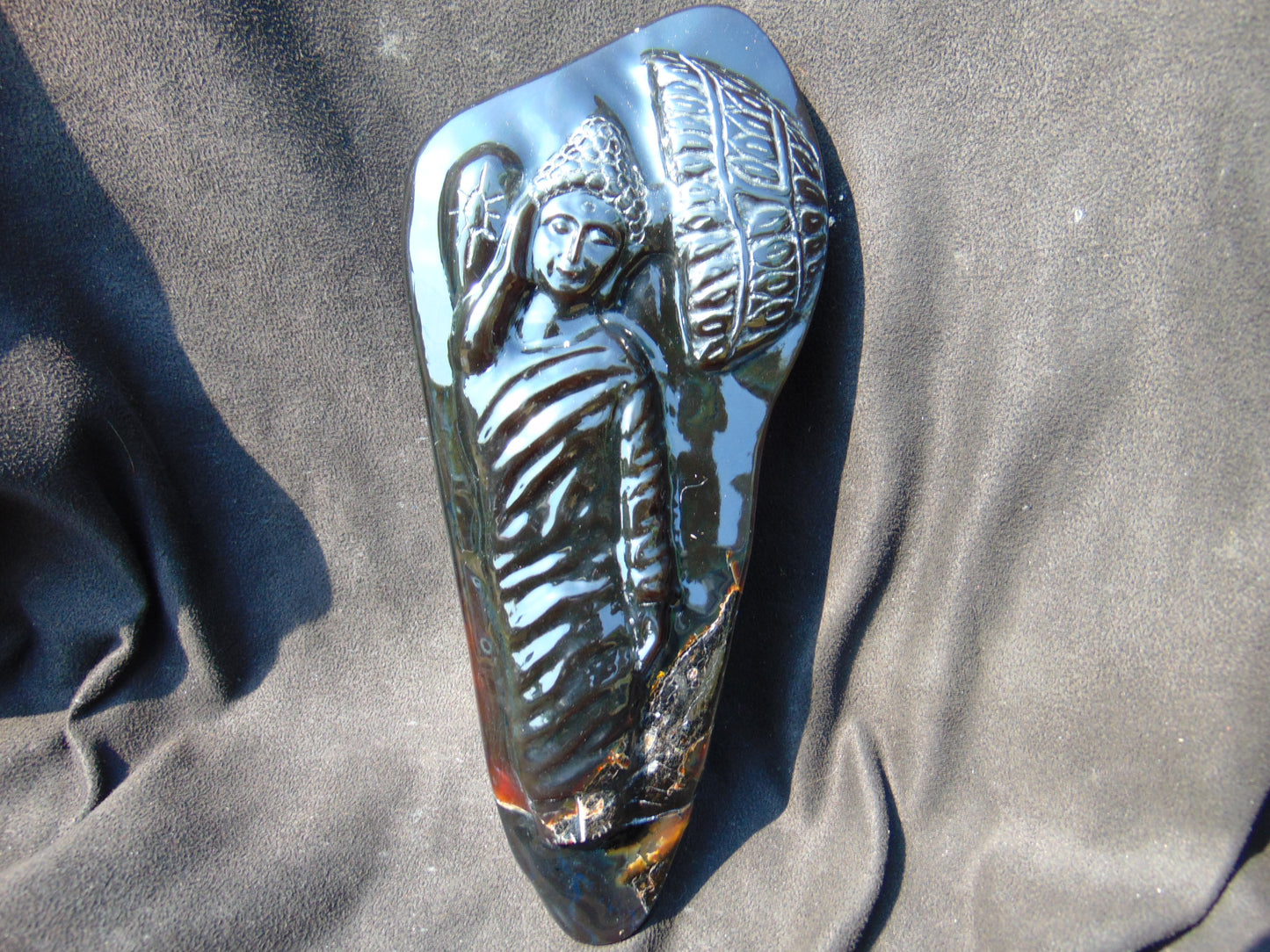604 gr Sleep Buddha under bodhi tree 220x100x50 mm Indonesia Black Amber