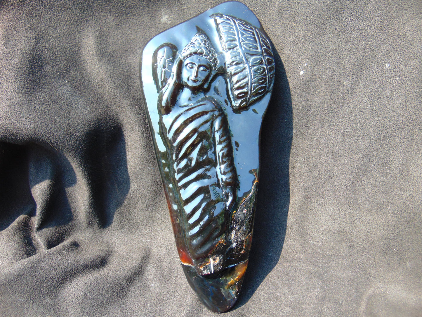 604 gr Sleep Buddha under bodhi tree 220x100x50 mm Indonesia Black Amber