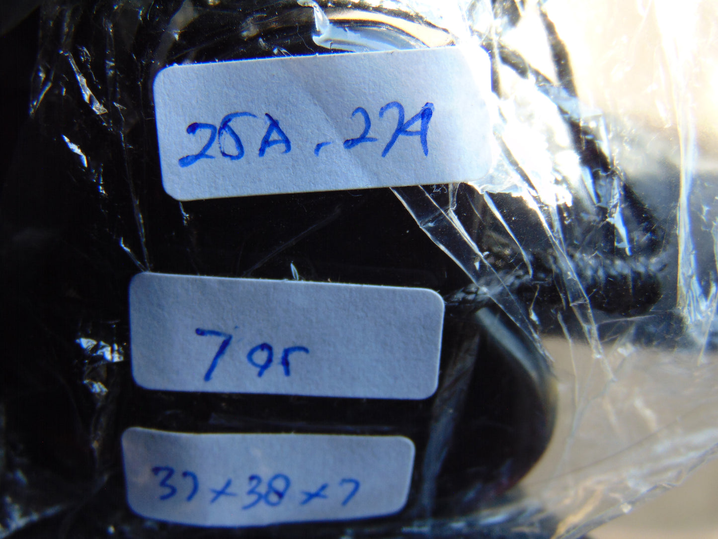 7 gr Heart Pendant Indonesian Blue Amber for Healing 25A274