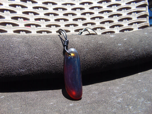 10 gr Teardrop Pendant Indonesian Amber for Healing N7