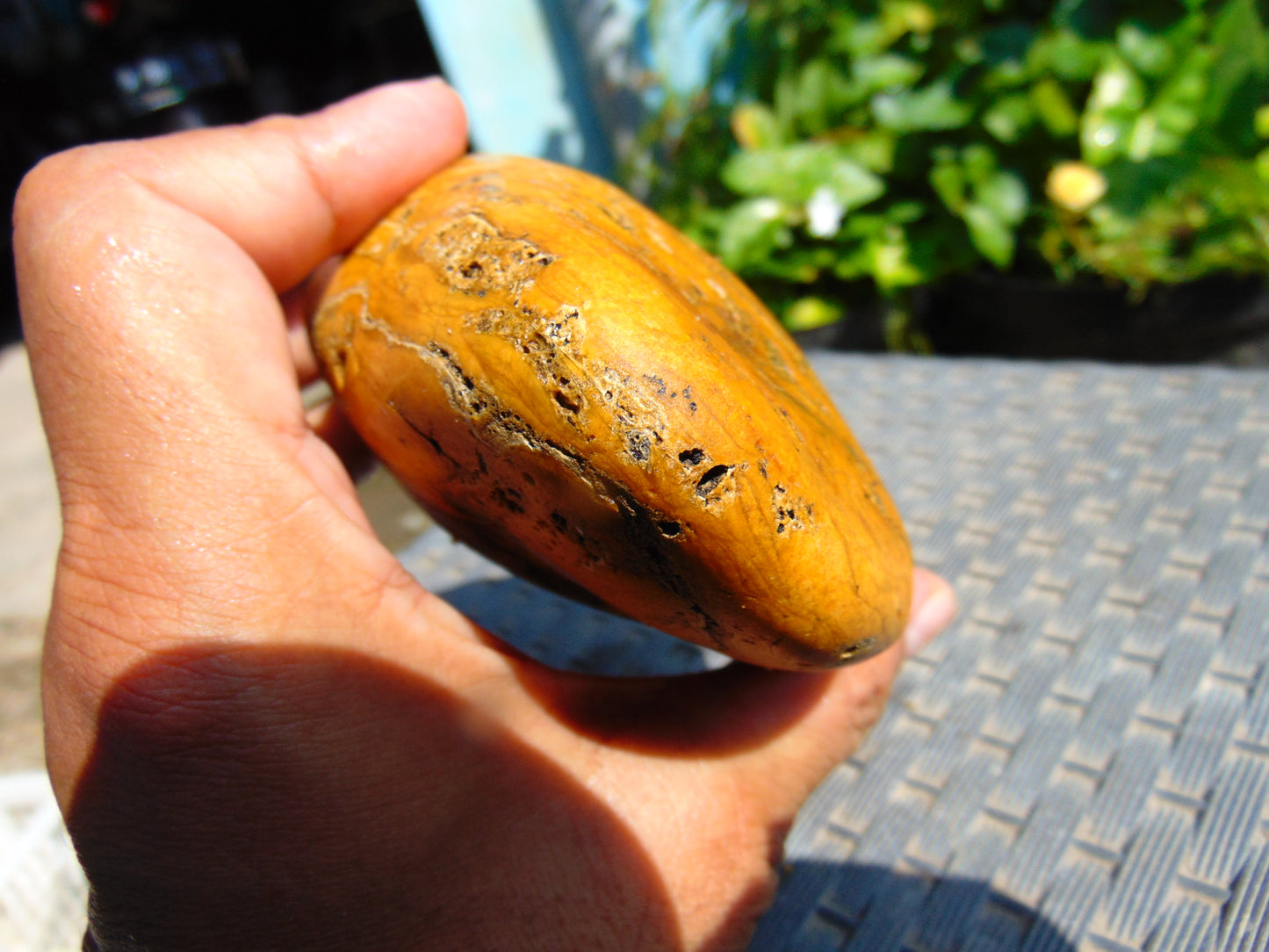 270 gram Polished Indonesia Yellow Fragrance Amber for Healing K706