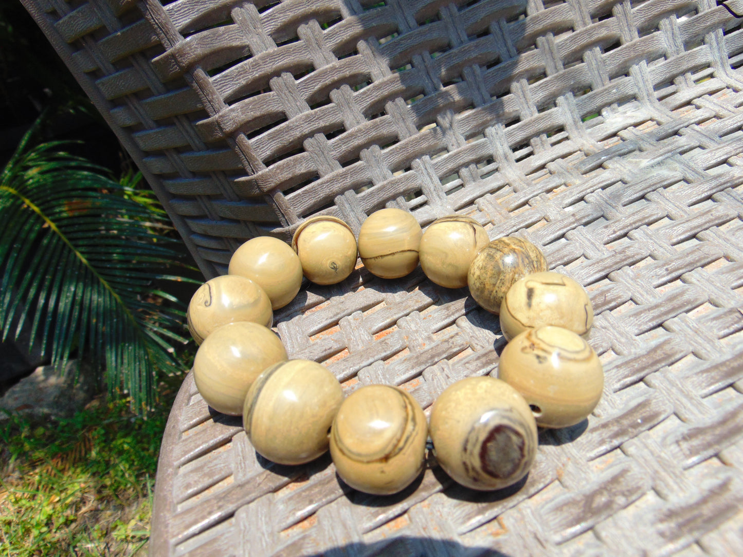 55 gram 12 Beads Mala Bracelet Indonesian Yellow Fragrant Amber 20 mm for Healing F12K1