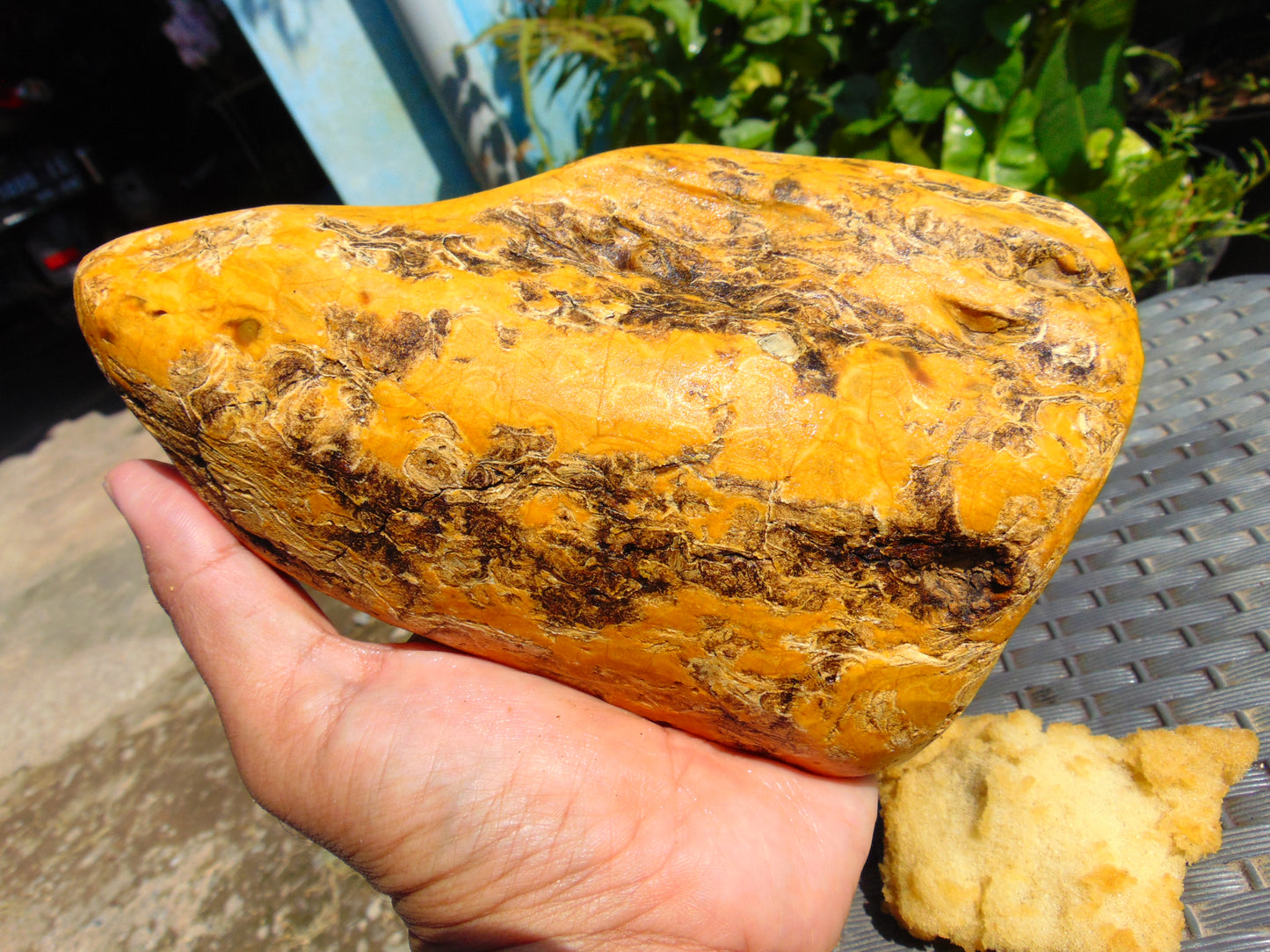 469 gram Polished Indonesia Yellow Fragrance Amber for Healing K640