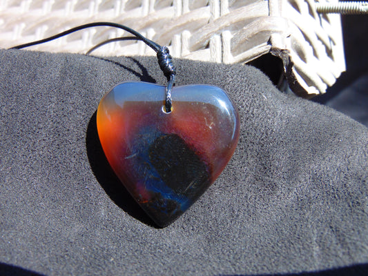 10 gr Heart Pendant Indonesian Red Blue Amber for Healing 26Y123