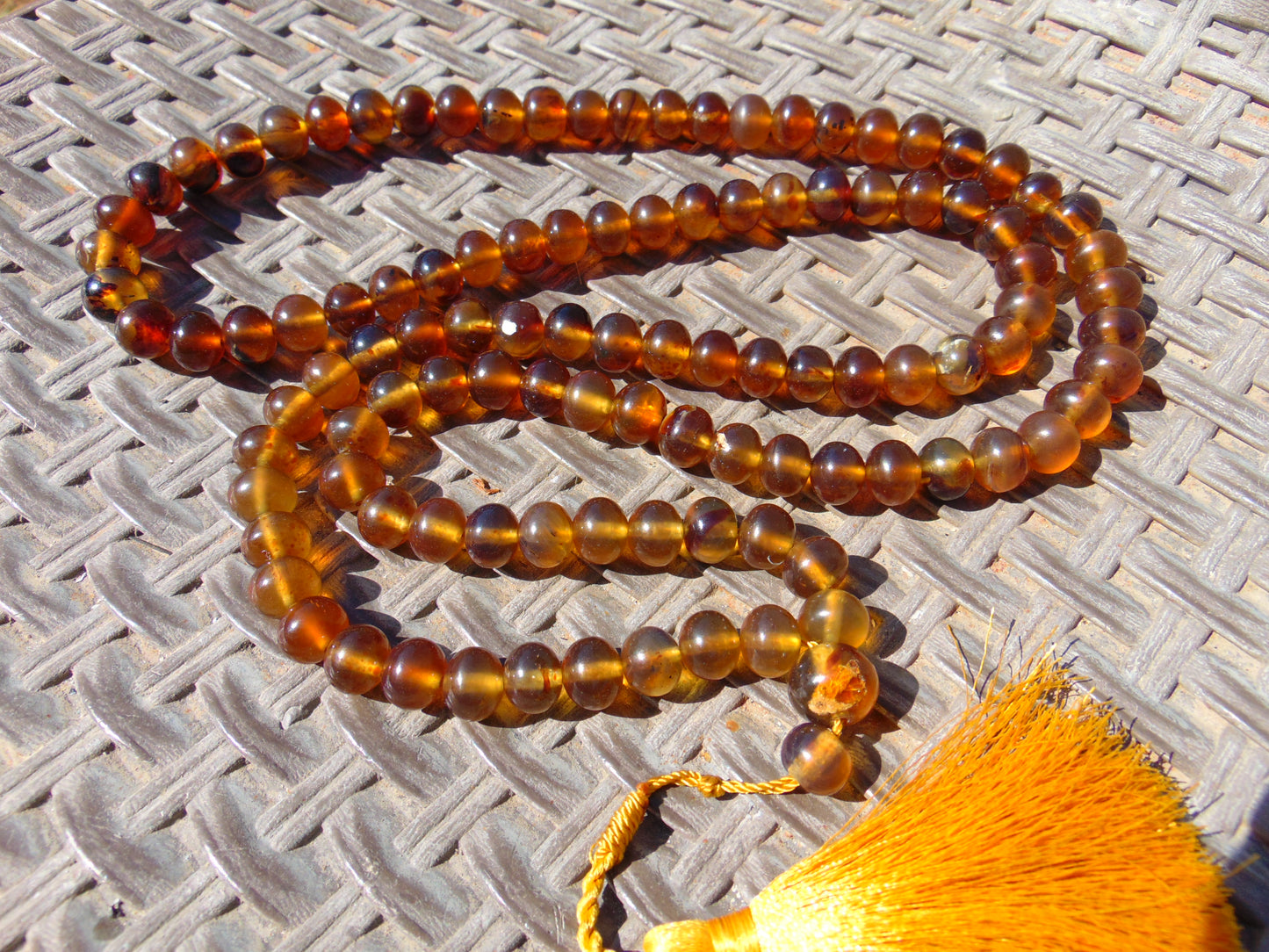 68 gram 108 Beads 10 mm Mala Buddha Necklace for Yoga Meditation Indonesian Yellow Blue Amber for Healing FR20