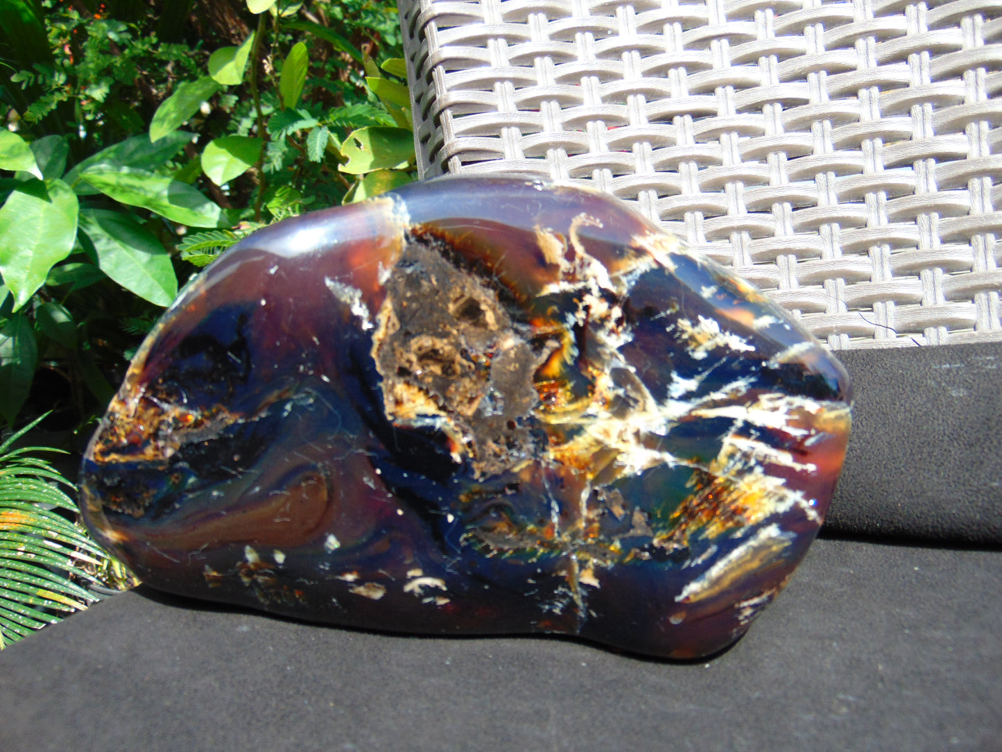 607 gram Full polished Indonesian Black Blue Amber for Healing AR128