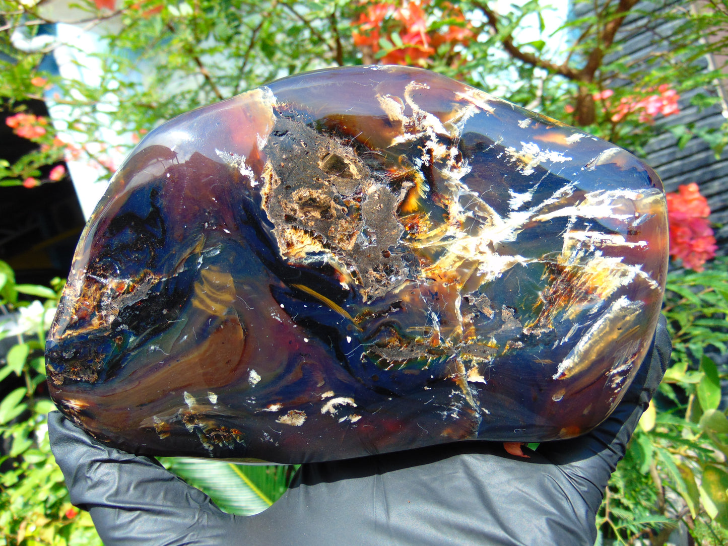 607 gram Full polished Indonesian Black Blue Amber for Healing AR128