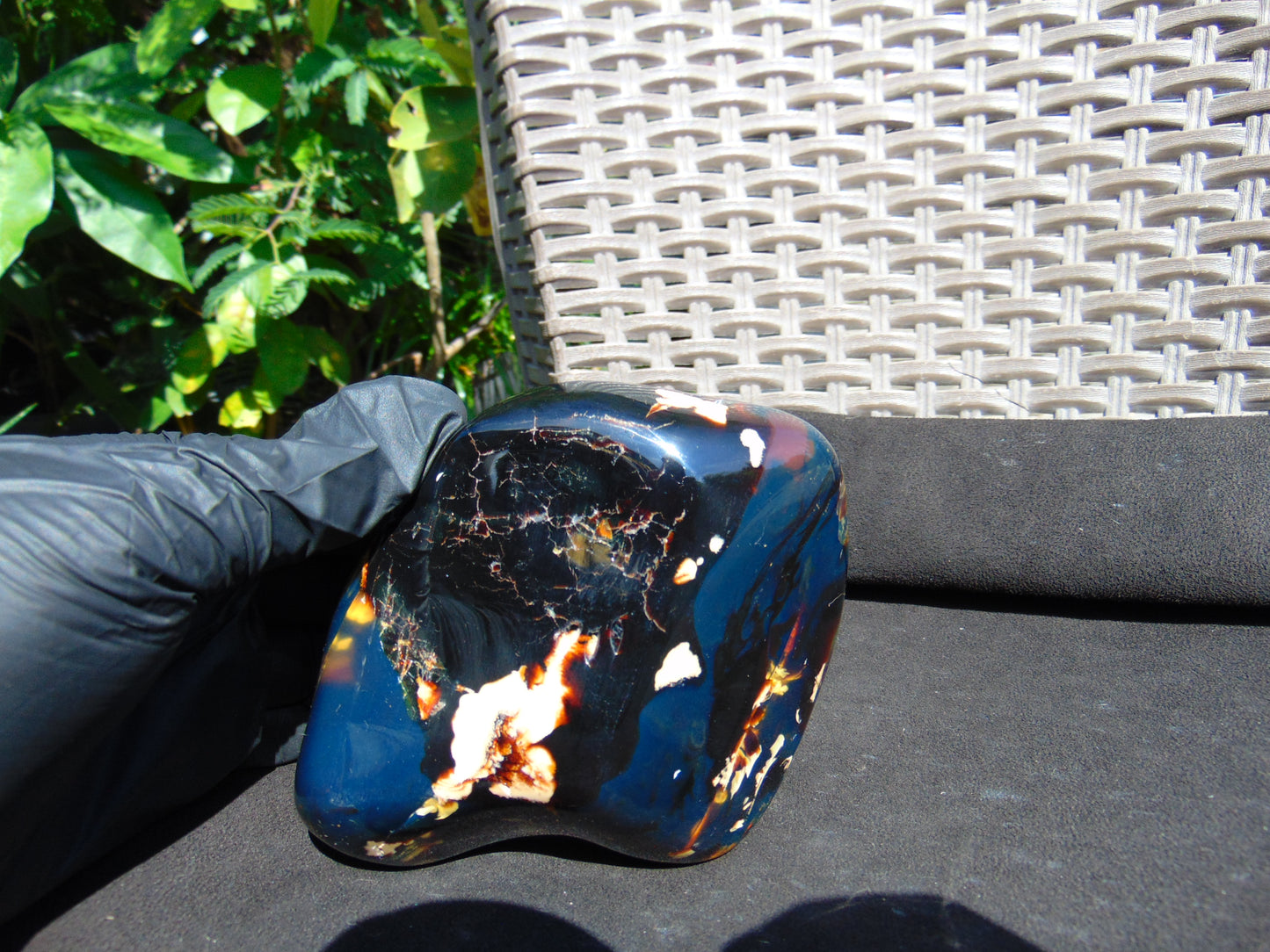 257 gram Full polished Indonesian Black Blue Amber for Healing ML75