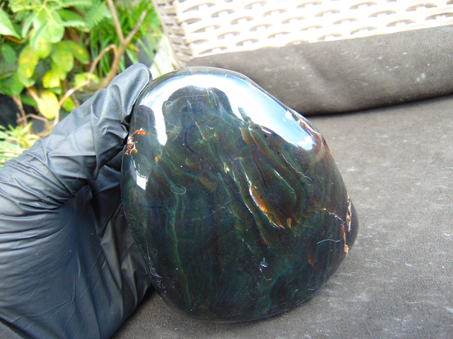 340 gram Full polished Indonesian Dark Green Amber for Healing AR126