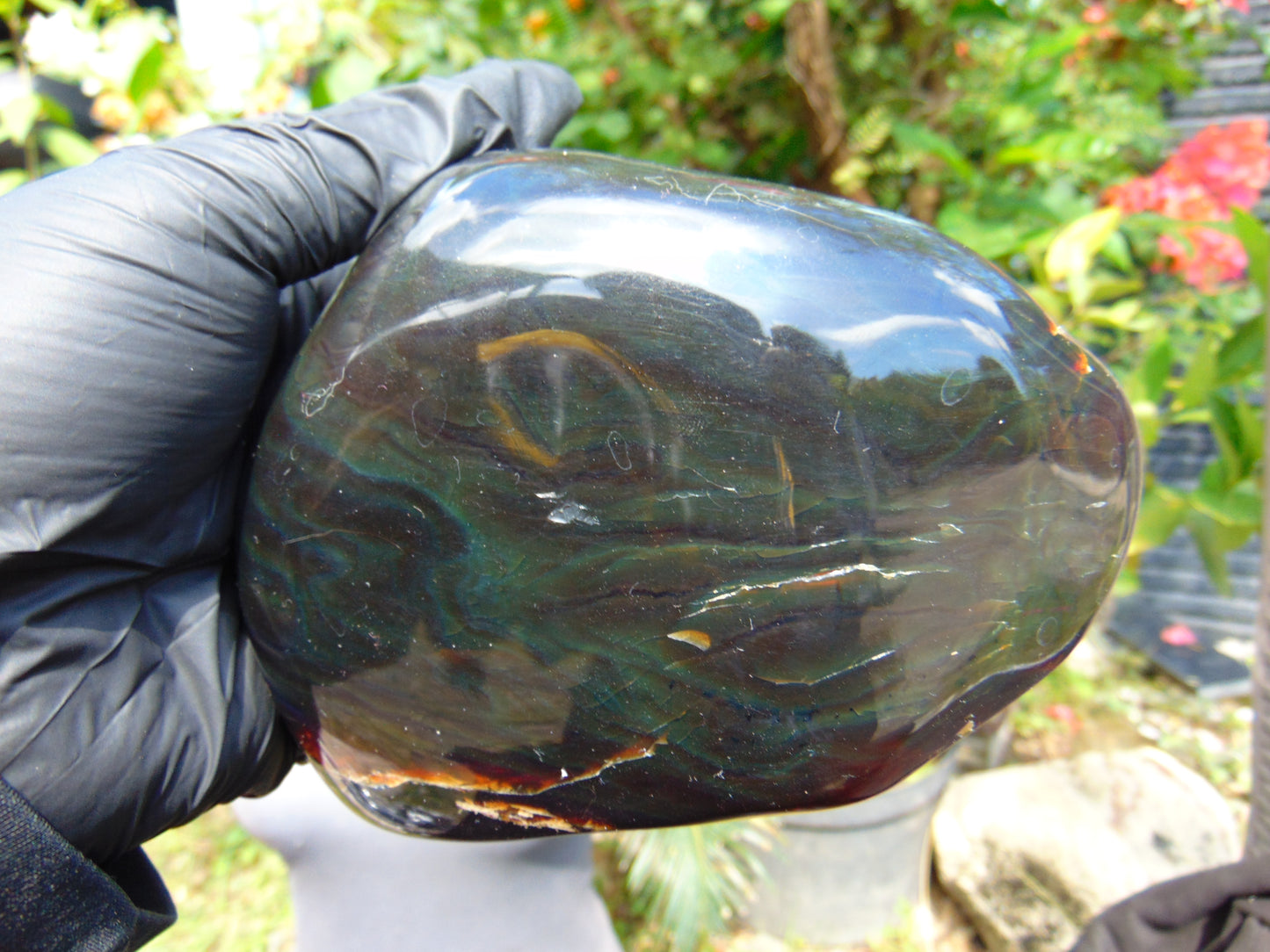 340 gram Full polished Indonesian Dark Green Amber for Healing AR126