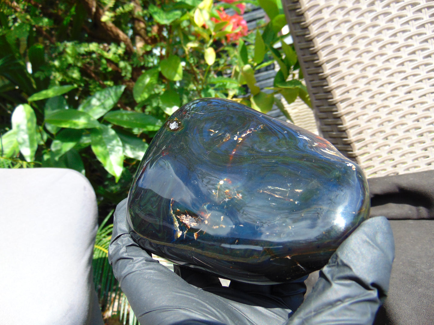 340 gram Full polished Indonesian Dark Green Amber for Healing AR126