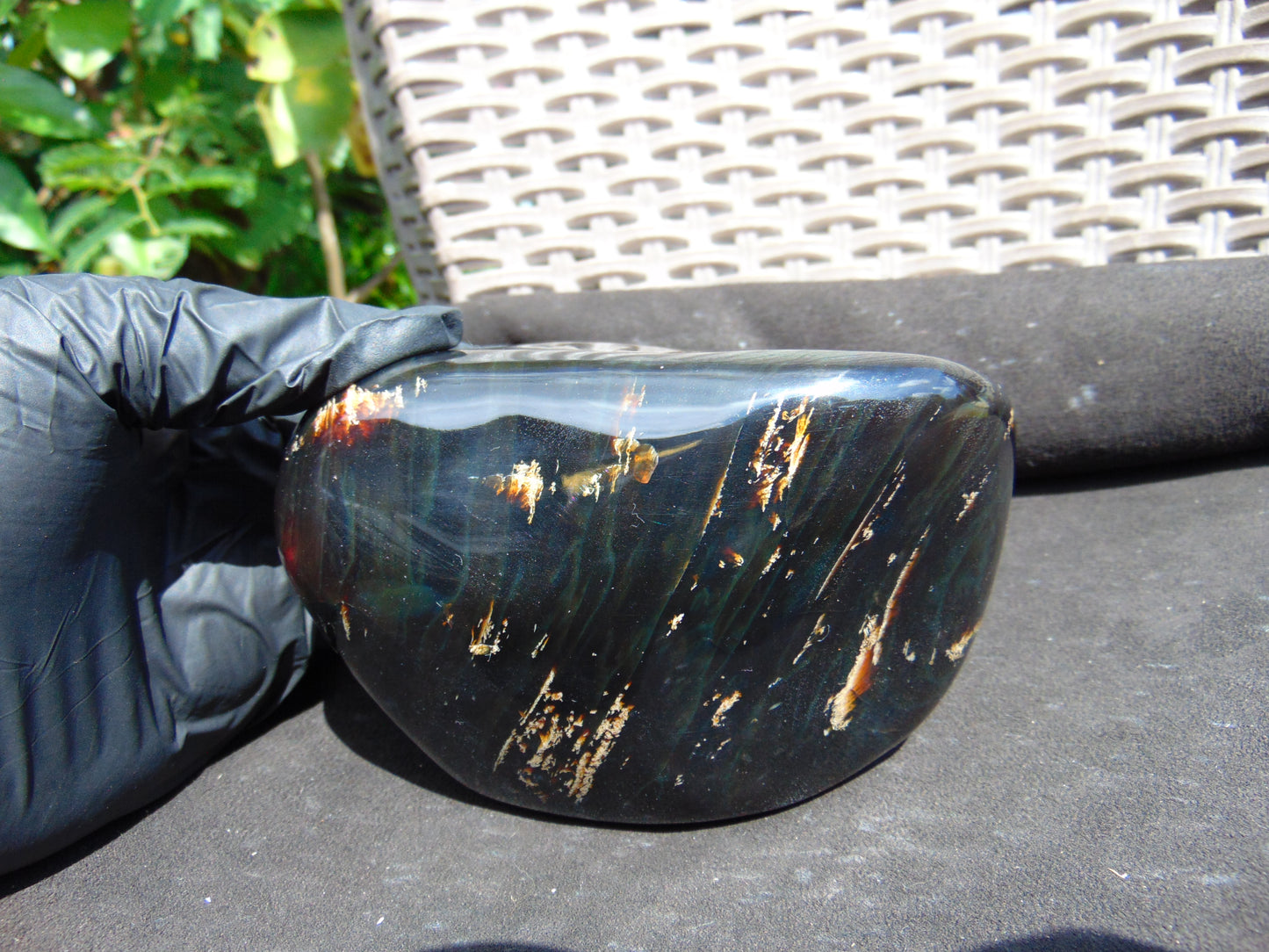 476 gram Full polished Indonesian Black Blue Amber for Healing AR131