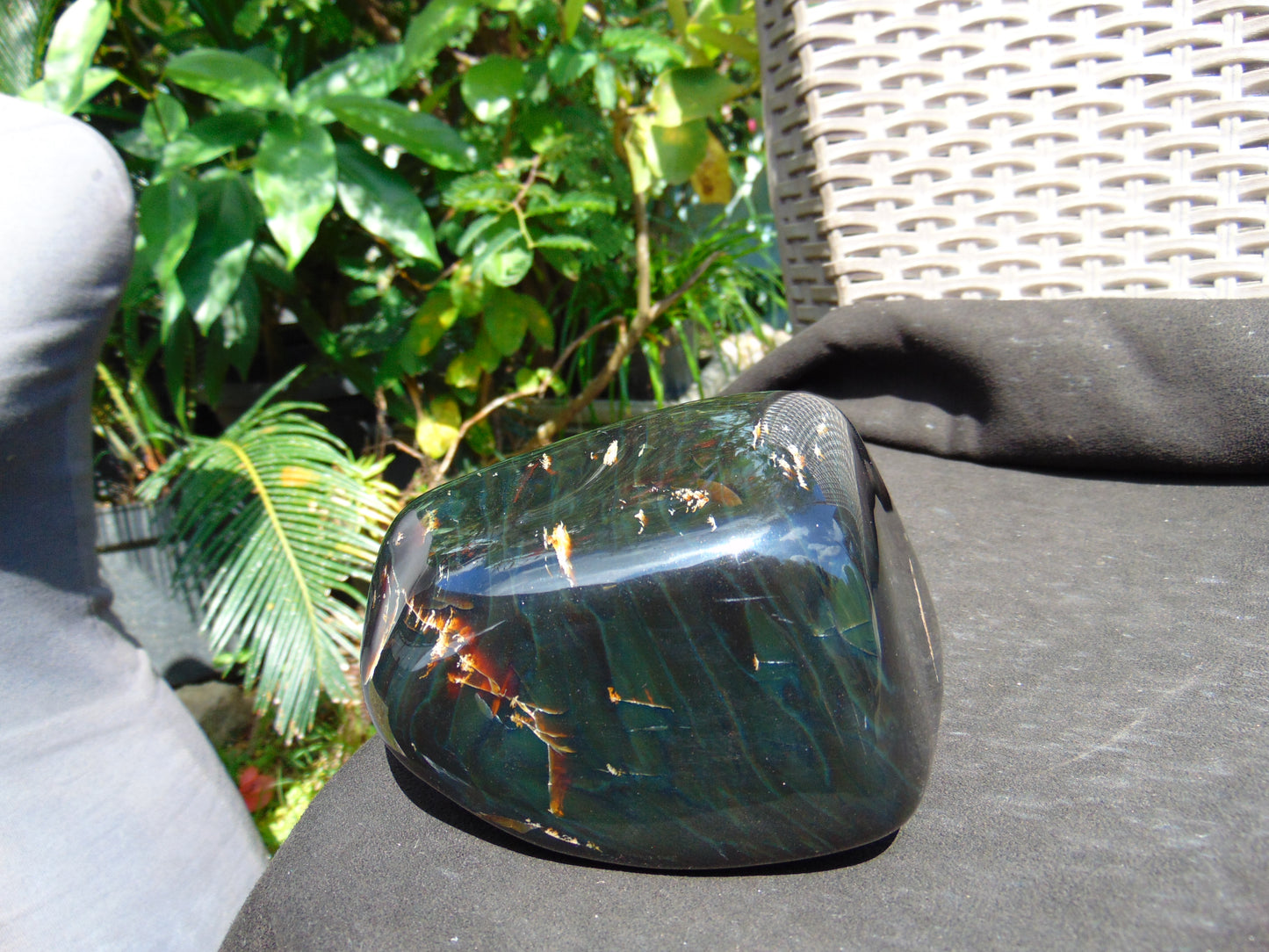 476 gram Full polished Indonesian Black Blue Amber for Healing AR131