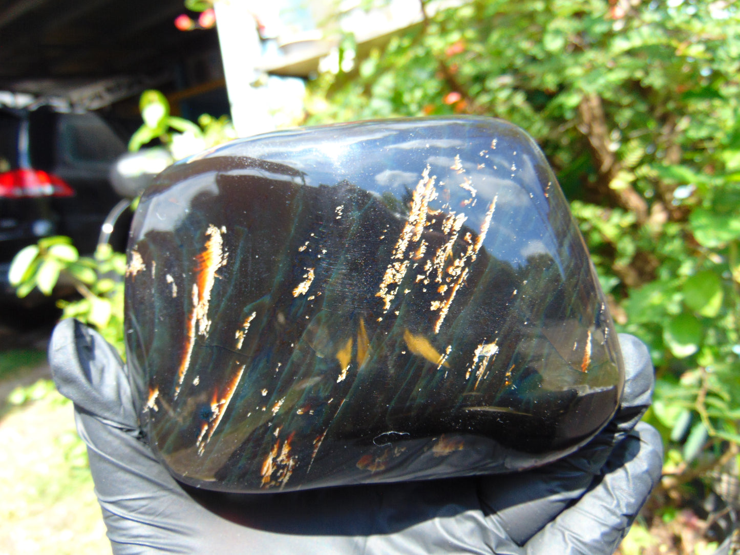 476 gram Full polished Indonesian Black Blue Amber for Healing AR131