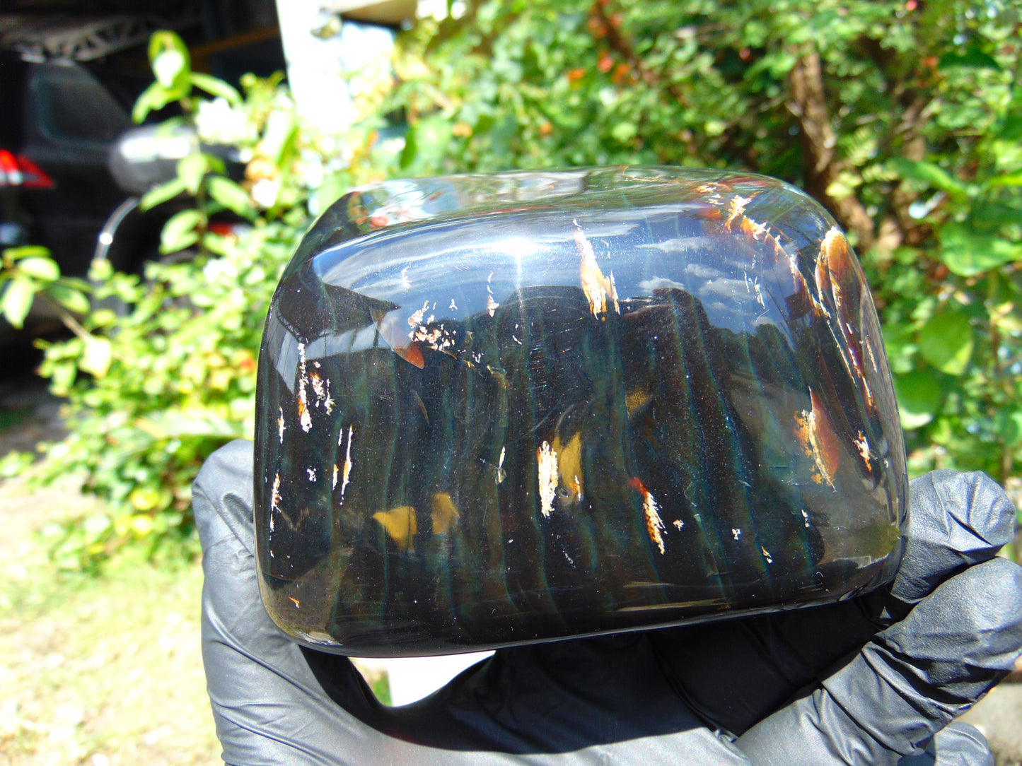 476 gram Full polished Indonesian Black Blue Amber for Healing AR131