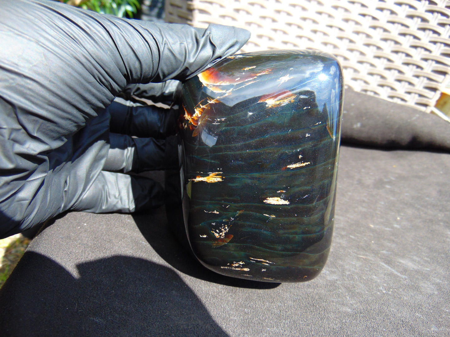 476 gram Full polished Indonesian Black Blue Amber for Healing AR131