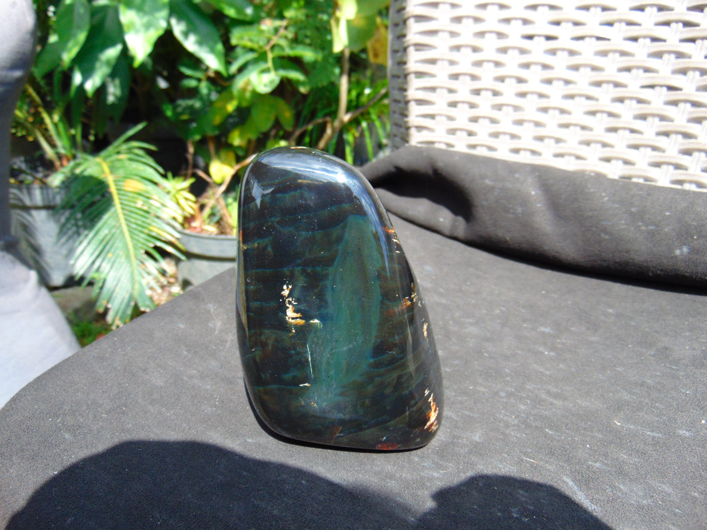 476 gram Full polished Indonesian Black Blue Amber for Healing AR131