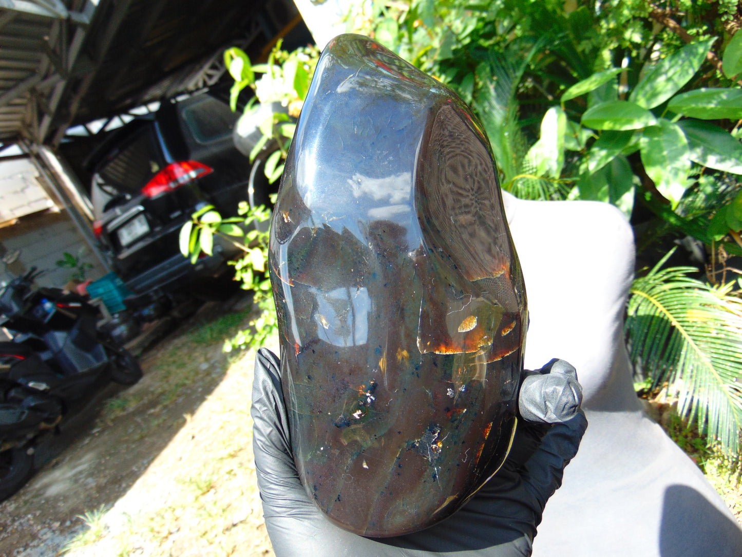 657 gram Full polished Indonesian Black Amber for Healing AR124