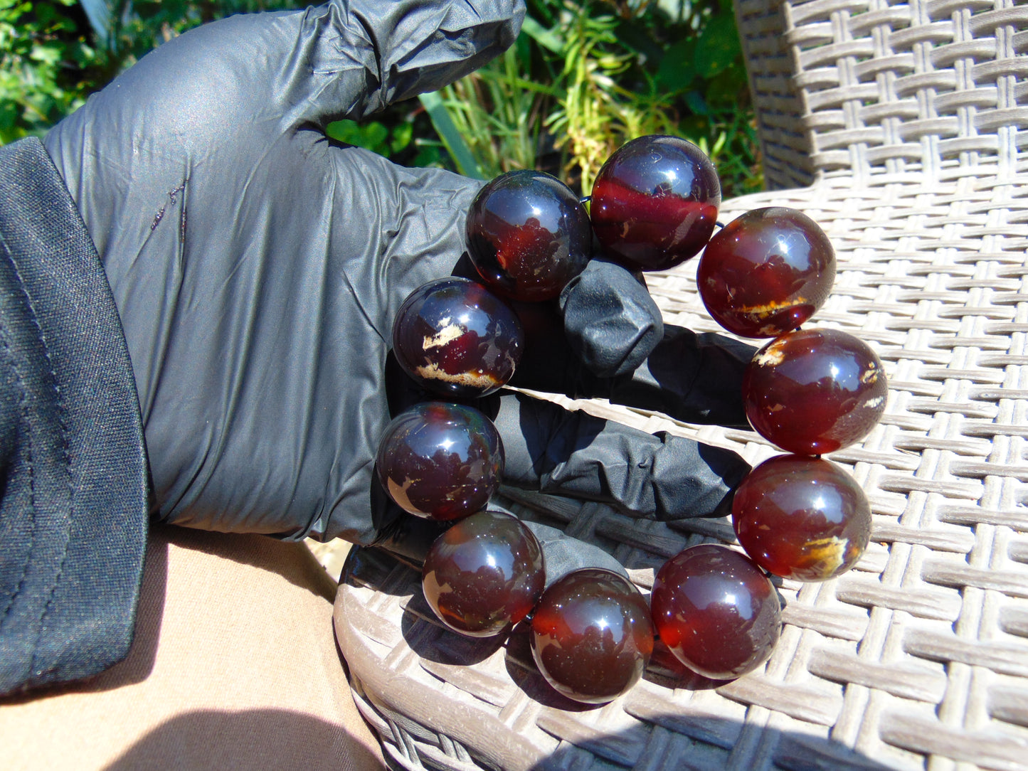 92 gram 10 Beads 25 mm Mala Bracelet Indonesian Cherry Red Blue Amber for Healing BB11