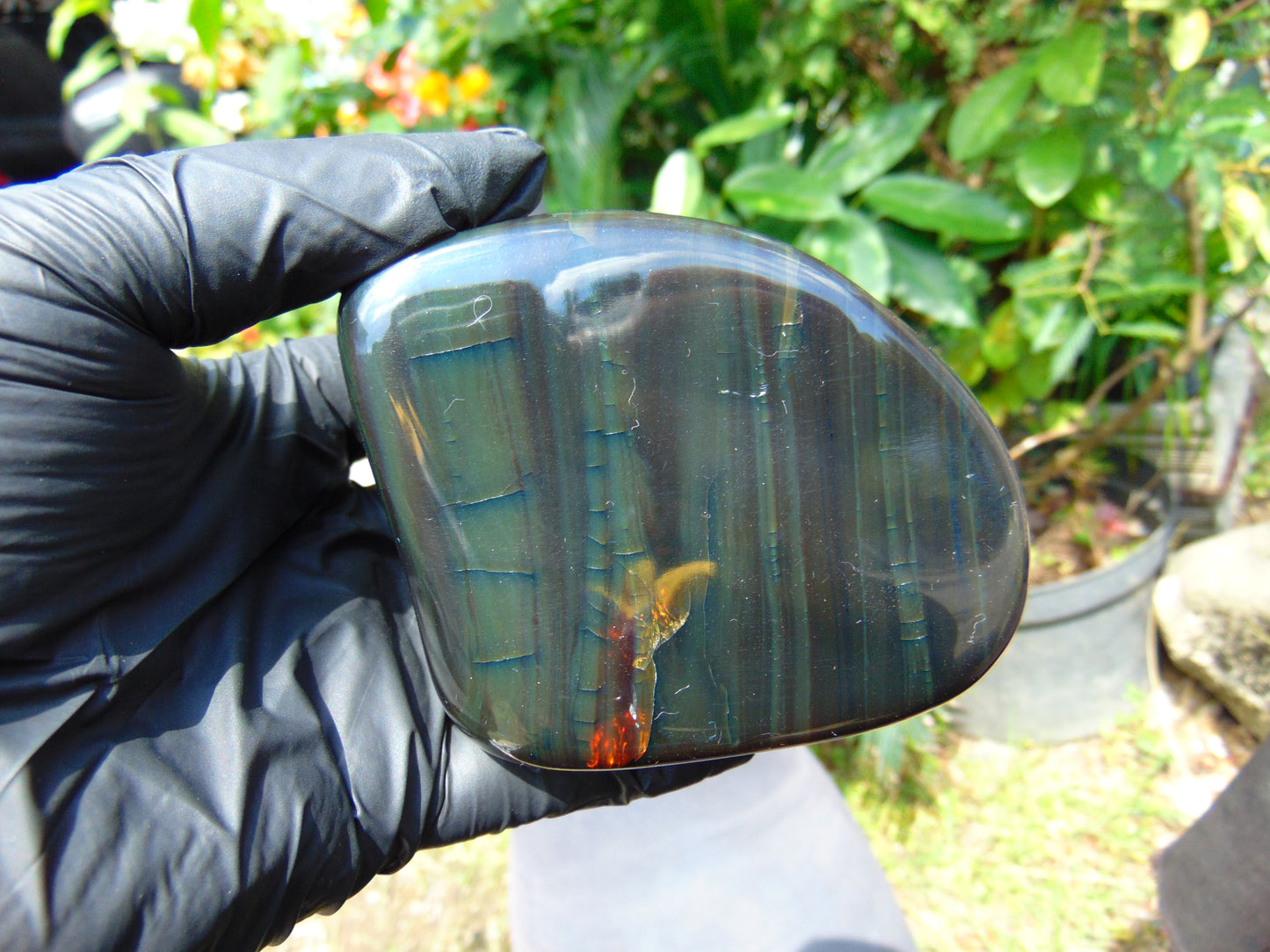 257 gram Full polished Indonesian Green Amber for Healing ML72