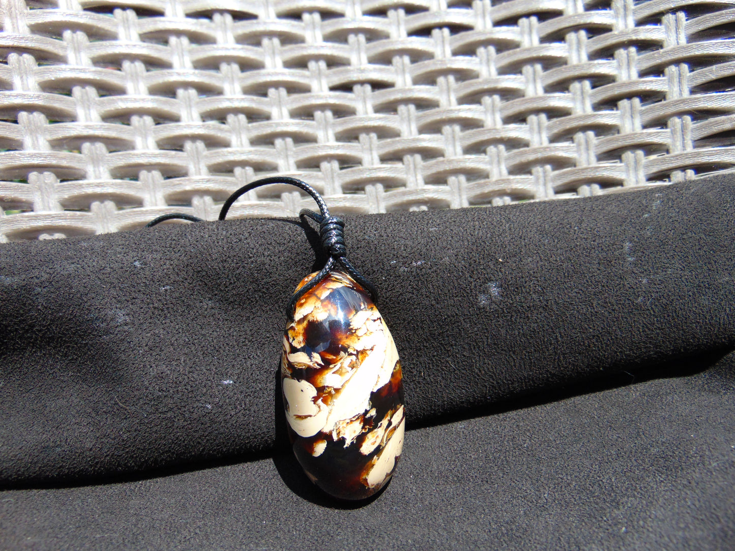 30 gr Teardrop Pendant Indonesian white Amber for Healing 25A55