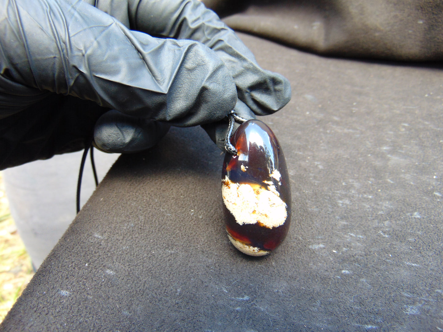 17 gr Teardrop Pendant Indonesian white Amber for Healing 25N89