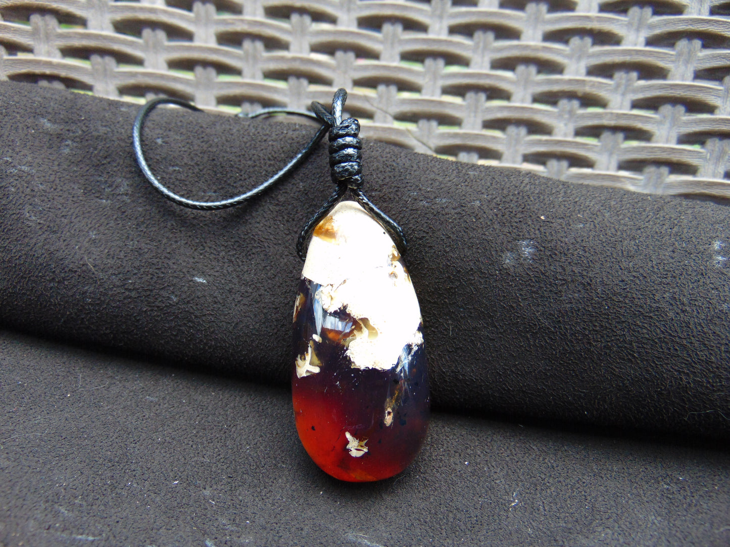 31 gr Teardrop Pendant Indonesian white Amber for Healing 25A71