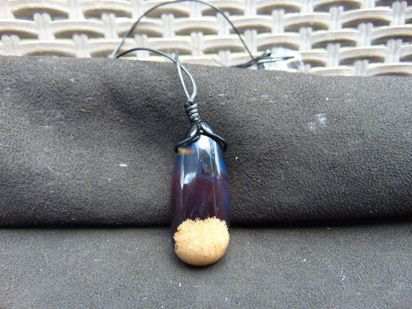 15 gr Teardrop Pendant Indonesian for Healing 25A46
