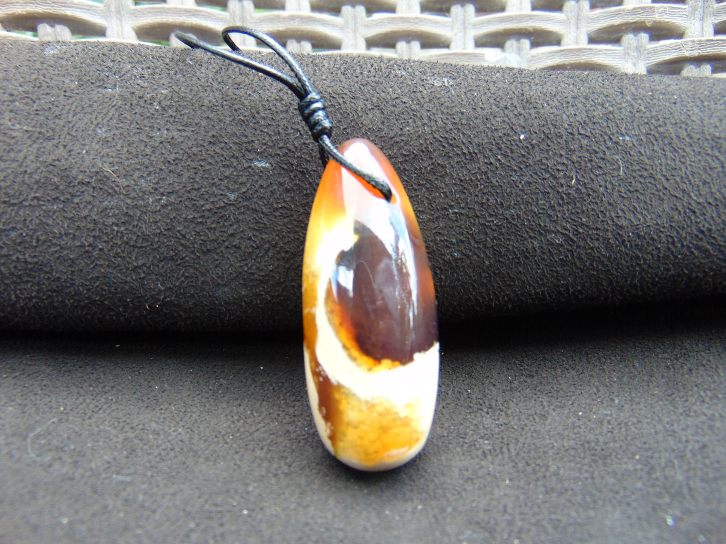 12 gr Teardrop Pendant Indonesian white Amber for Healing 25N80