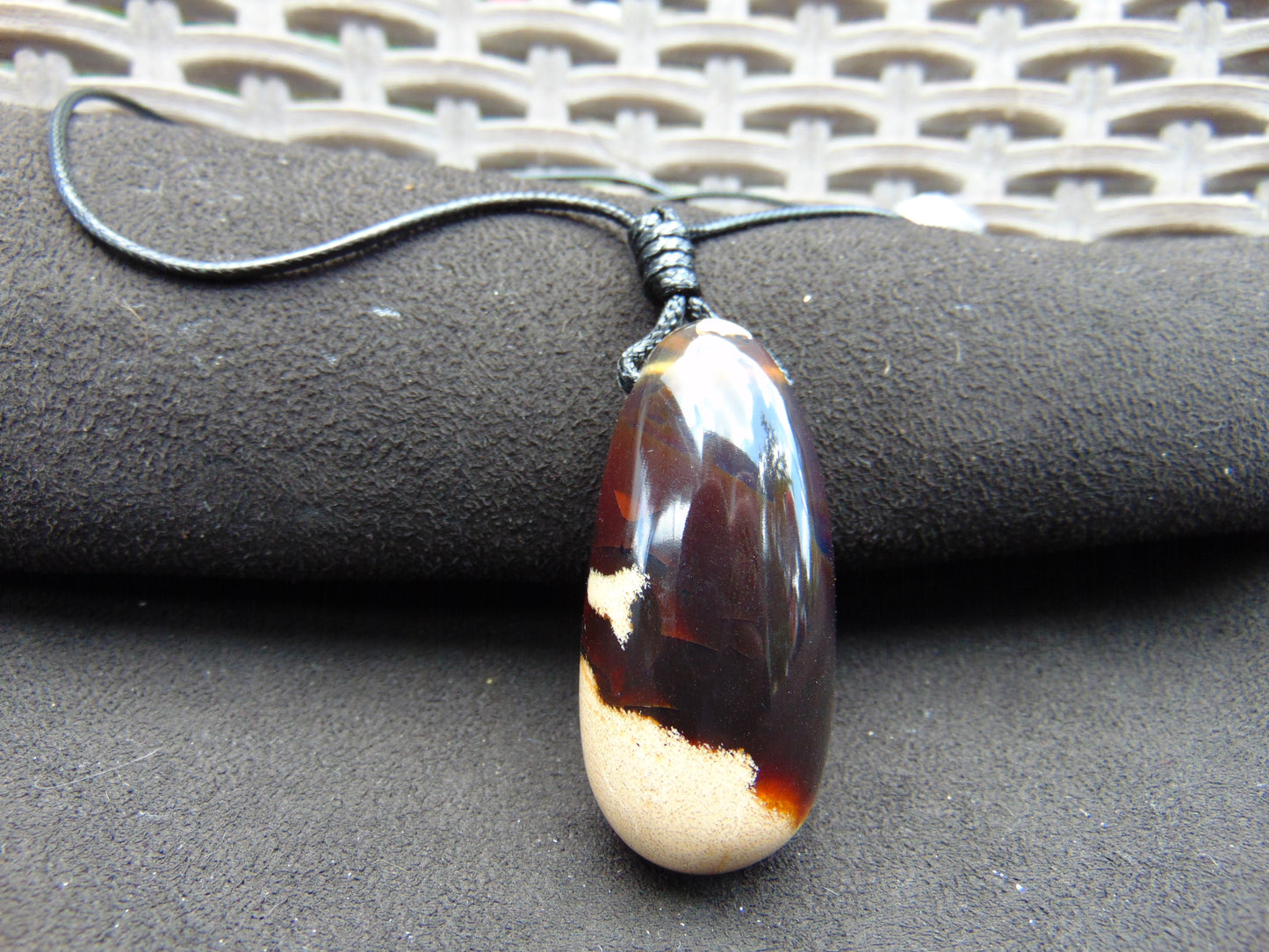 19 gr Teardrop Pendant Indonesian white Amber for Healing 25N75