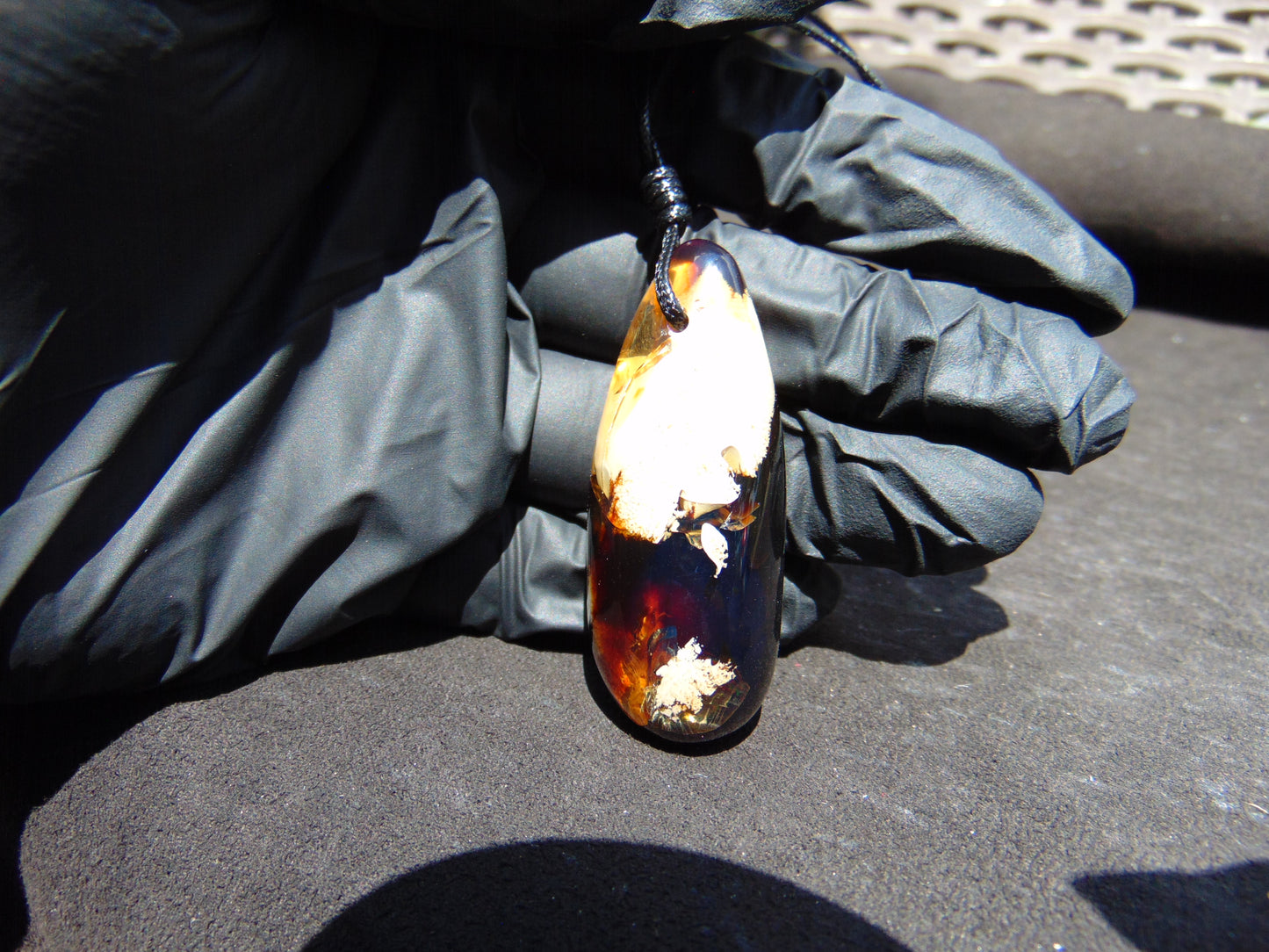 13 gr Teardrop Pendant Indonesian white Amber for Healing 25N79