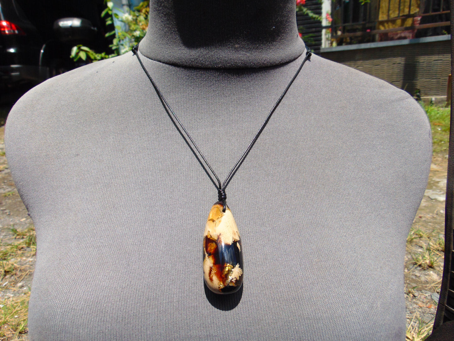 13 gr Teardrop Pendant Indonesian white Amber for Healing 25N79