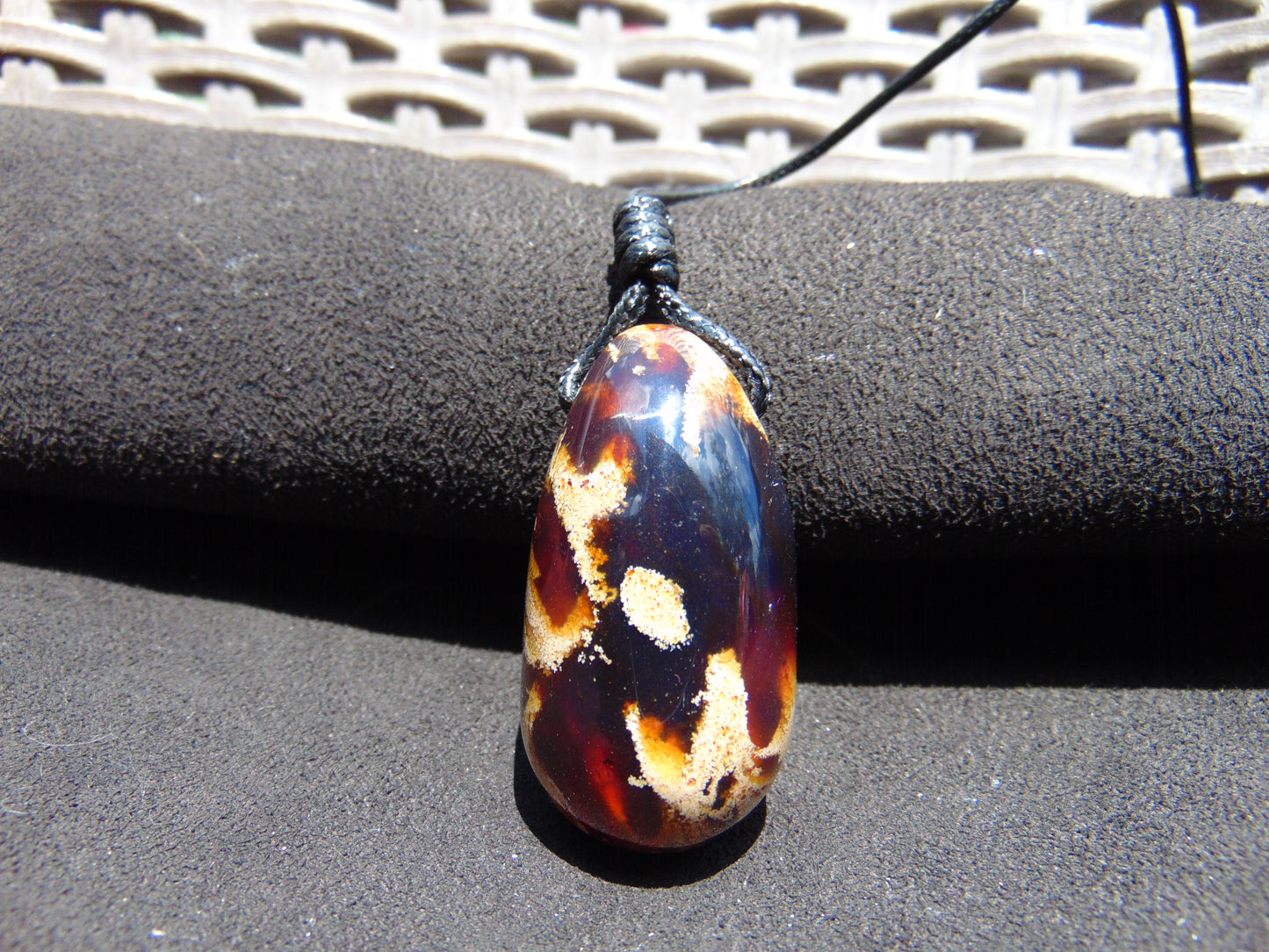 16 gr Teardrop Pendant Indonesian white Amber for Healing 25A63