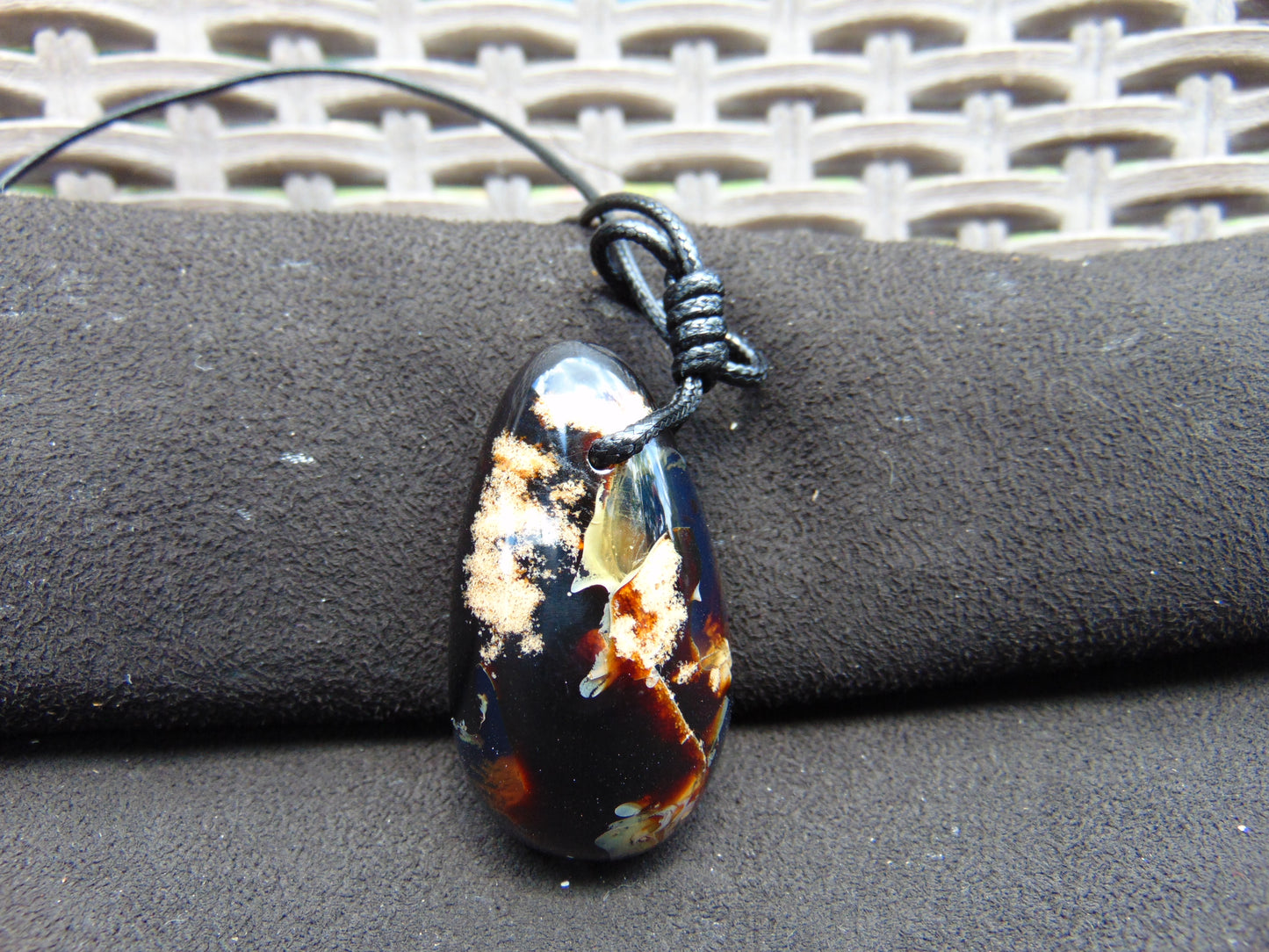 20 gr Teardrop Pendant Indonesian white Amber for Healing 25Y4A