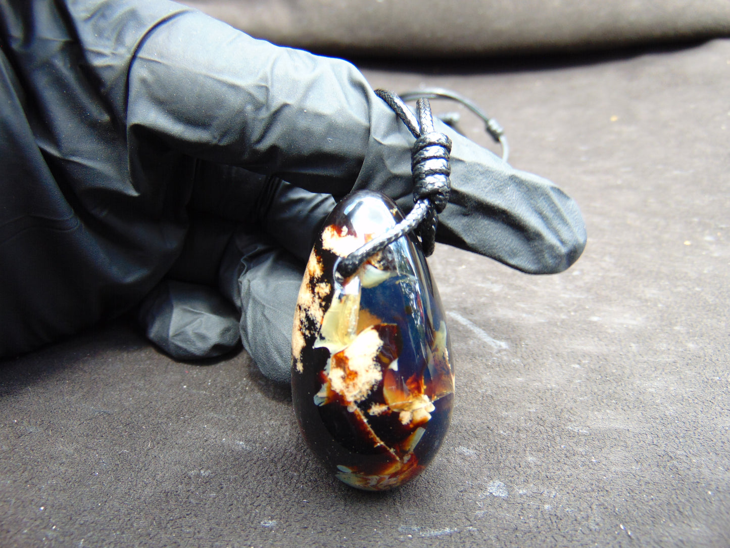 20 gr Teardrop Pendant Indonesian white Amber for Healing 25Y4A
