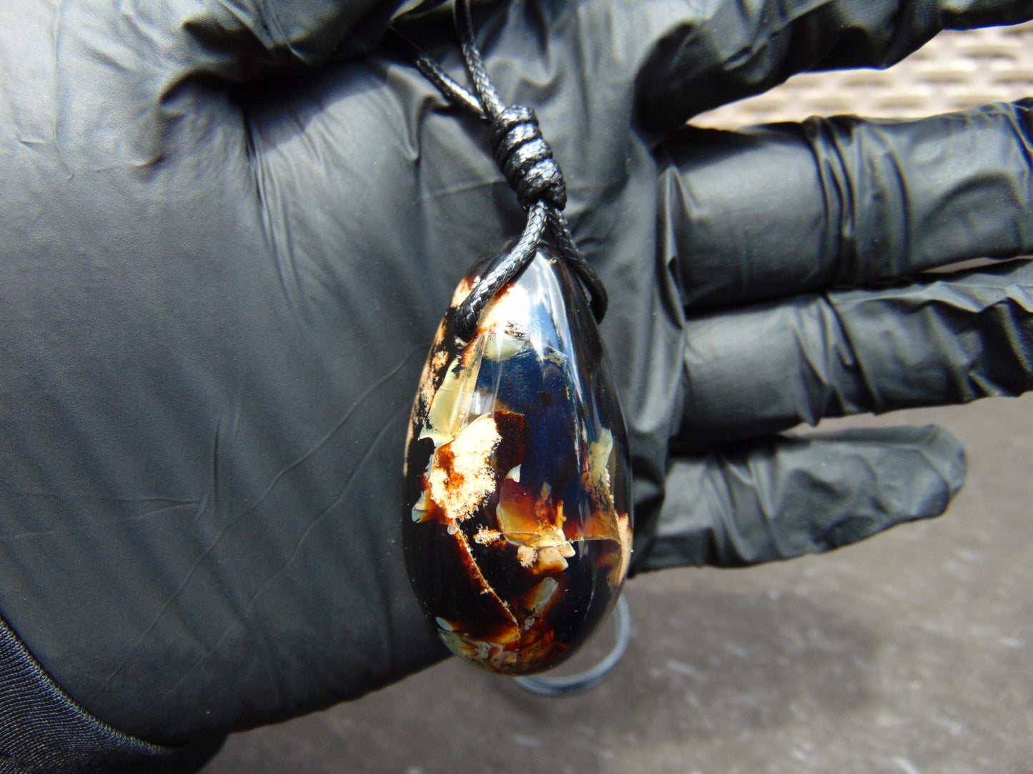 20 gr Teardrop Pendant Indonesian white Amber for Healing 25Y4A