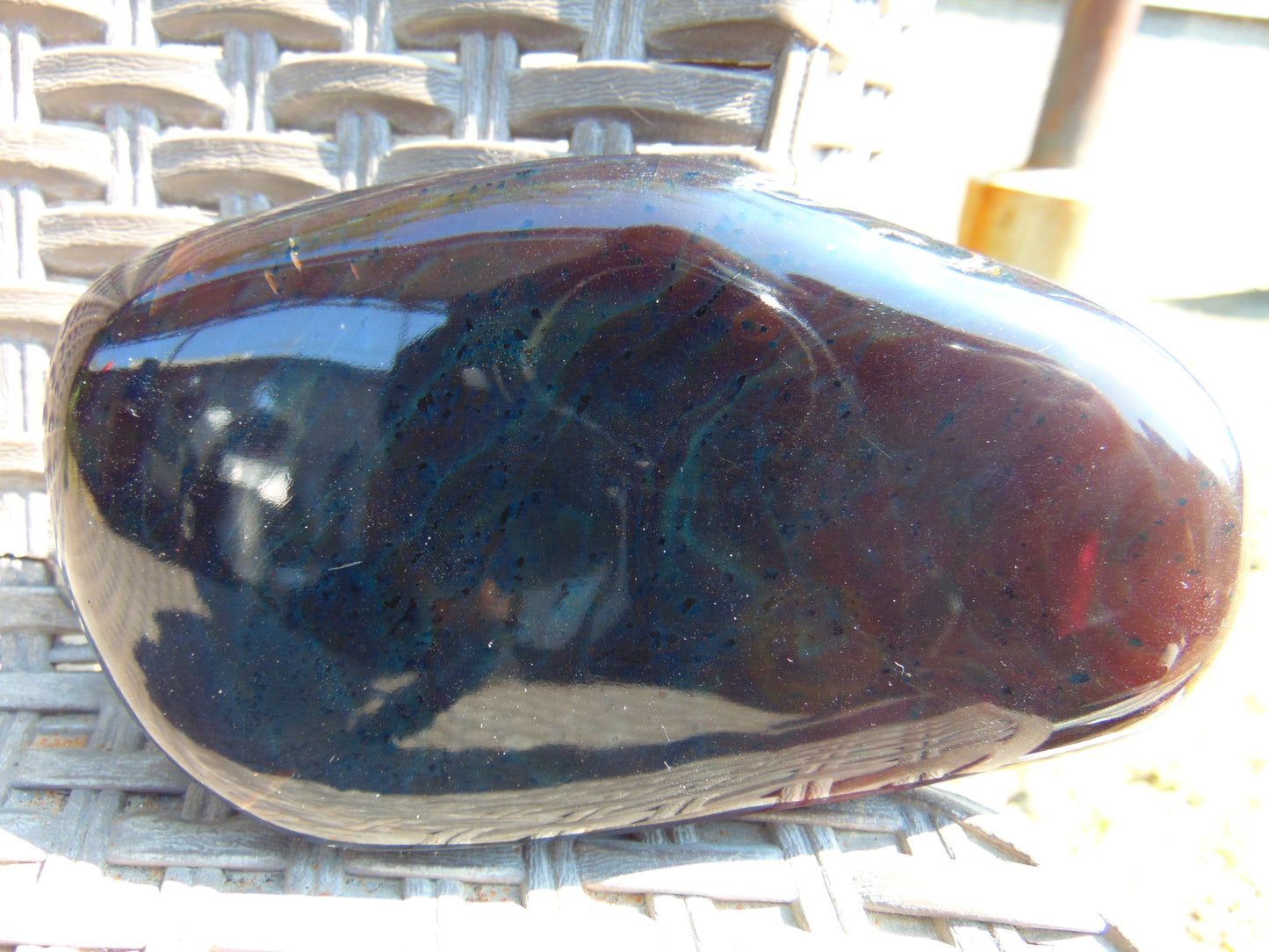 168 gr full polished 11x8x10 cm Indonesia Inclusion Green Amber for Healing ST100