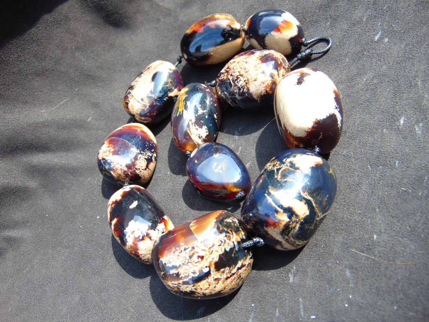 410 gr Big Necklace Indonesian Dark White Blue Amber for Healing NE98