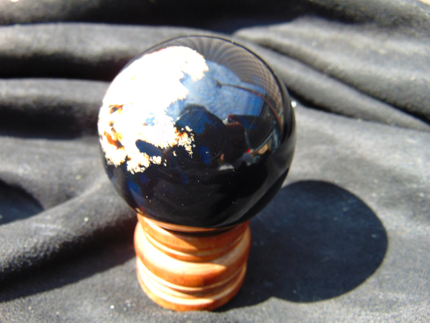84 gr Shaped Ball Sphere 53 mm Indonesian Black Blue Amber for Healing AJ1050