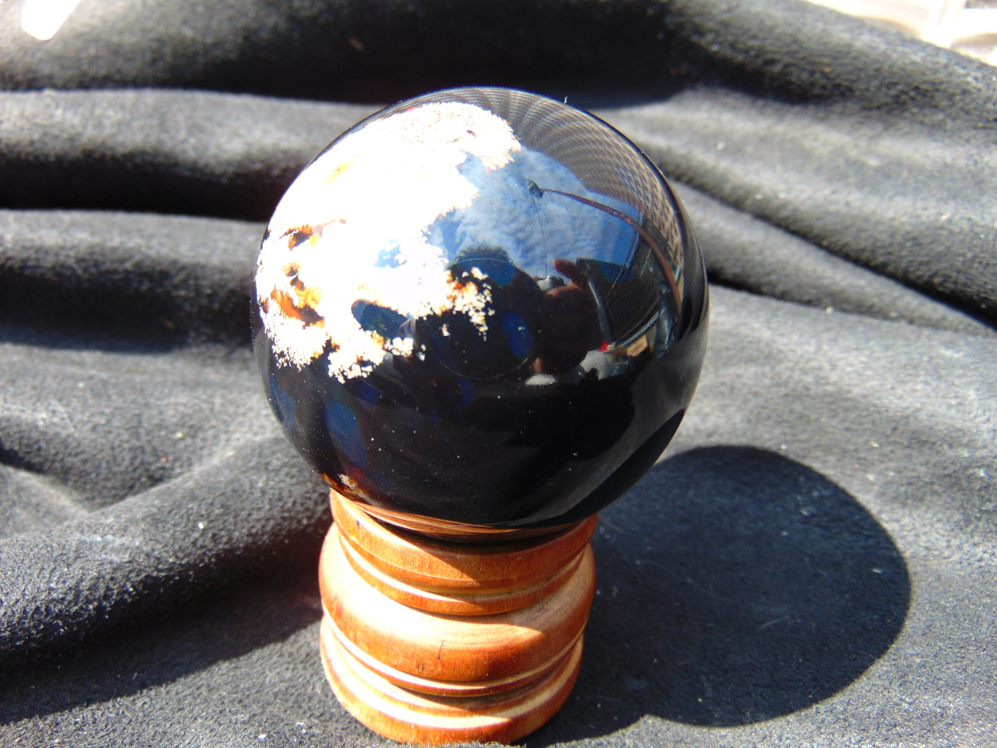 84 gr Shaped Ball Sphere 53 mm Indonesian Black Blue Amber for Healing AJ1050