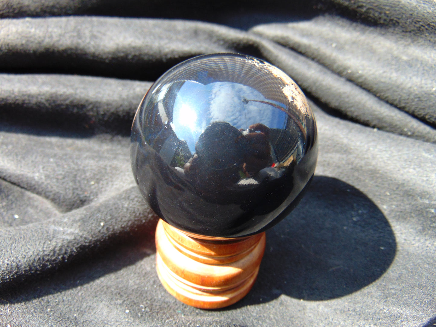 84 gr Shaped Ball Sphere 53 mm Indonesian Black Blue Amber for Healing AJ1050