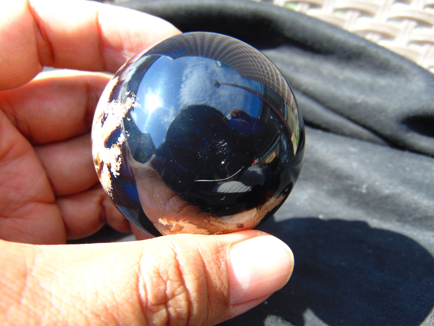 84 gr Shaped Ball Sphere 53 mm Indonesian Black Blue Amber for Healing AJ1050