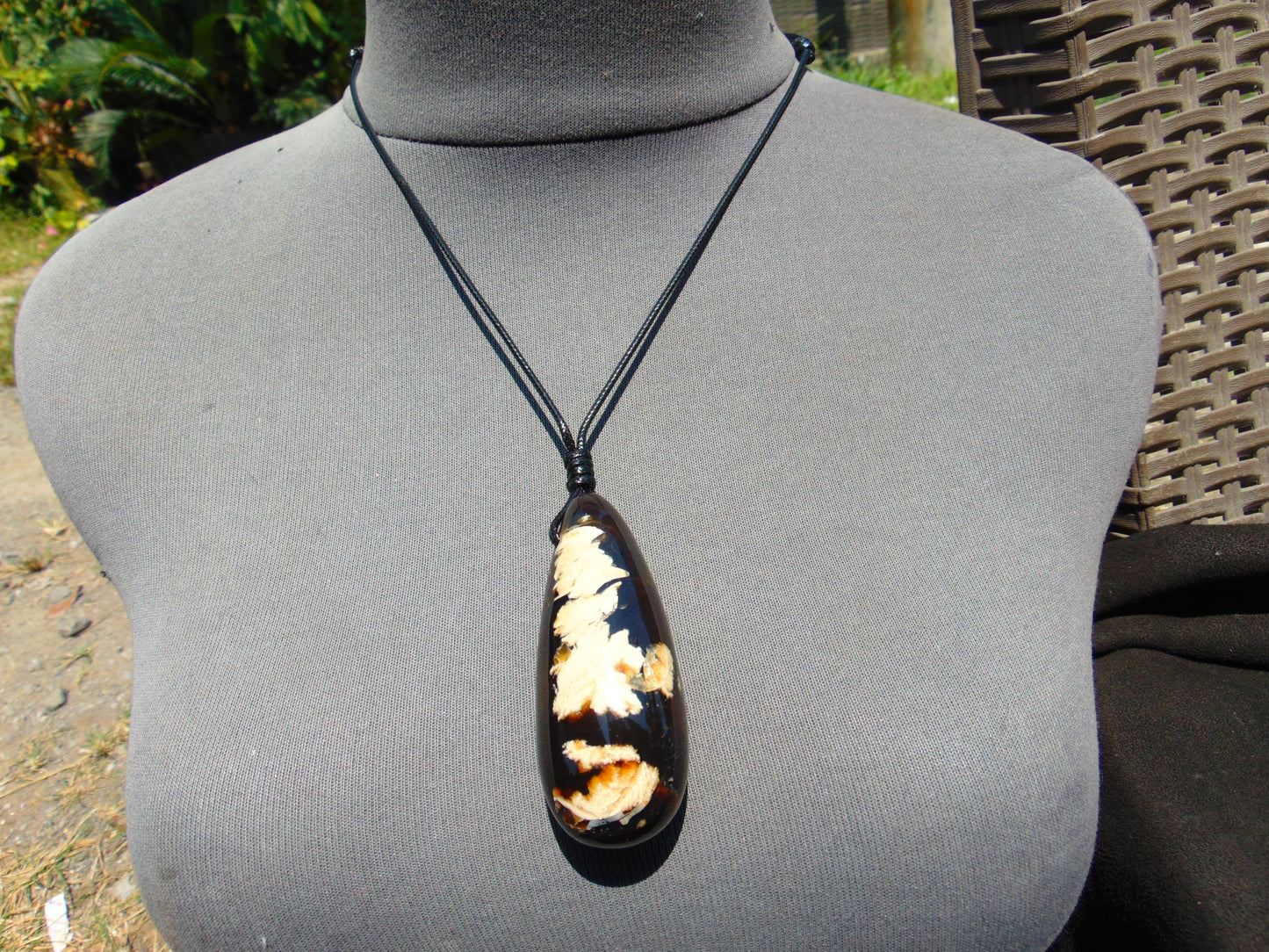 33.27 gr Teardrop Pendant Indonesian Amber for Healing 25N34